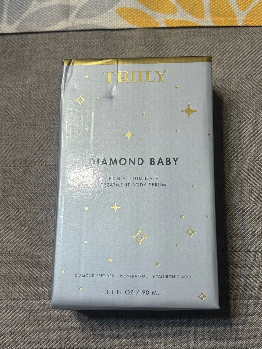 TRULY Diamond Baby Illuminating Body Serum - Pearl White & Gold Accents